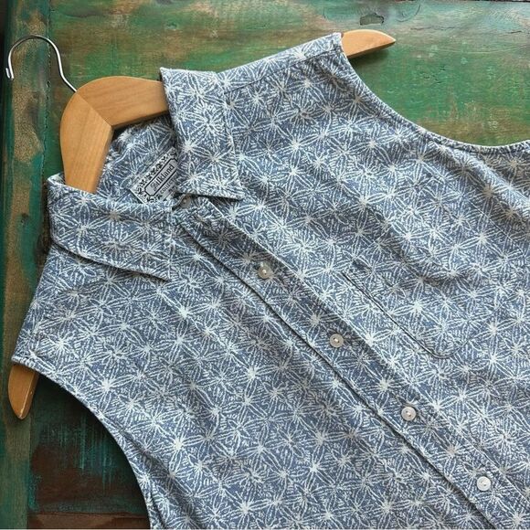 100% Silk Blouse Medium Blue Button Up Collared Sleeveless Top w Pocket Silkland - Picture 1 of 6